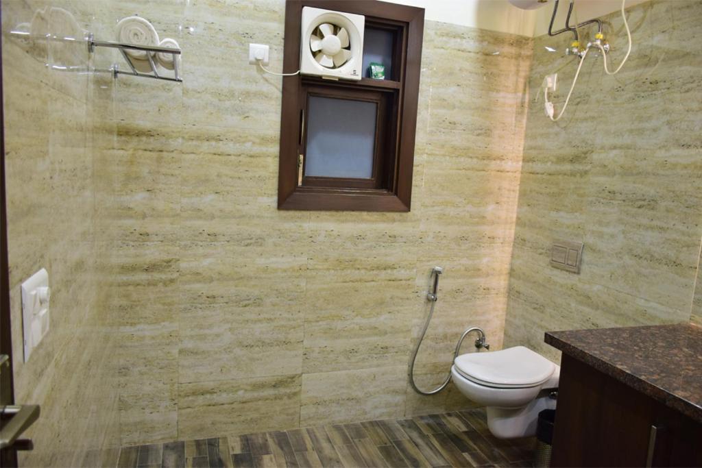 When In Gurgaon - Artemis Hospital 1 Min Walk, Fortis & Medanta 4 Mins Drive Bagian luar foto