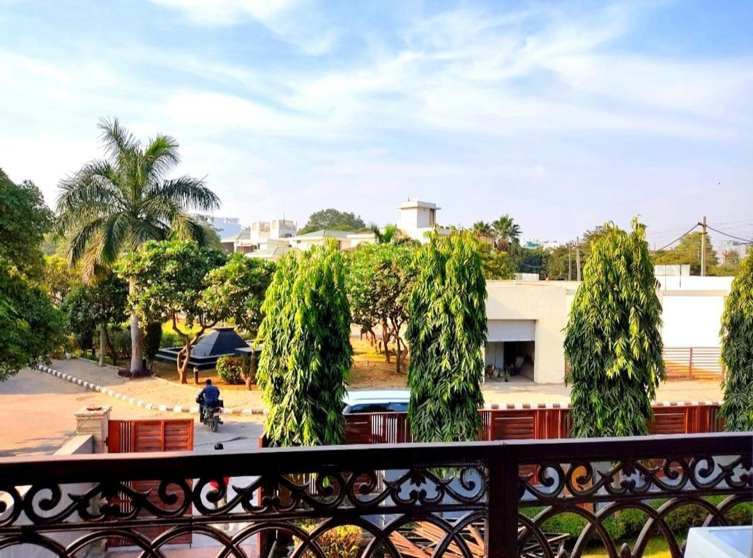 When In Gurgaon - Artemis Hospital 1 Min Walk, Fortis & Medanta 4 Mins Drive Bagian luar foto