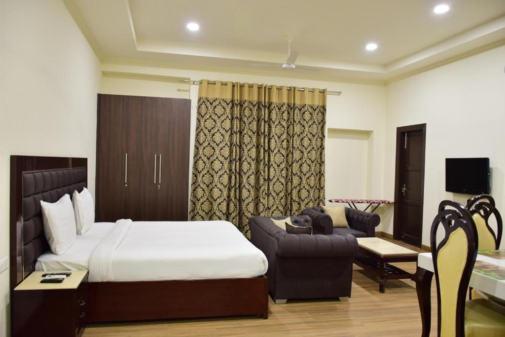 When In Gurgaon - Artemis Hospital 1 Min Walk, Fortis & Medanta 4 Mins Drive Bagian luar foto